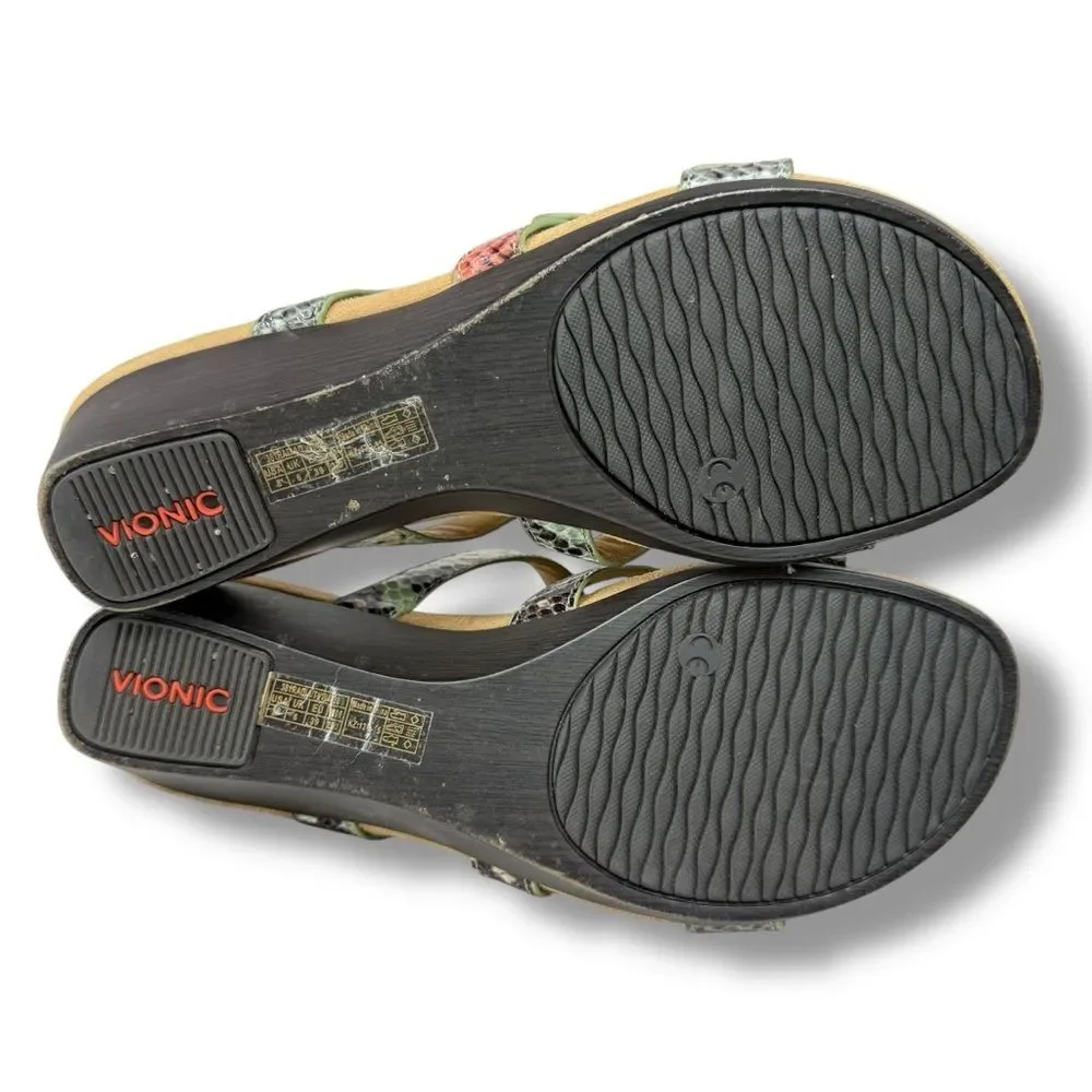 Vionic Park Radia Snake Print Wedge Sandals Green Womens Size 8 Orthotic Comfort